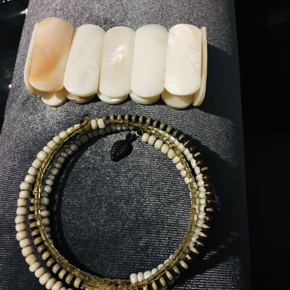 Bracelets - Picture 4 of 7